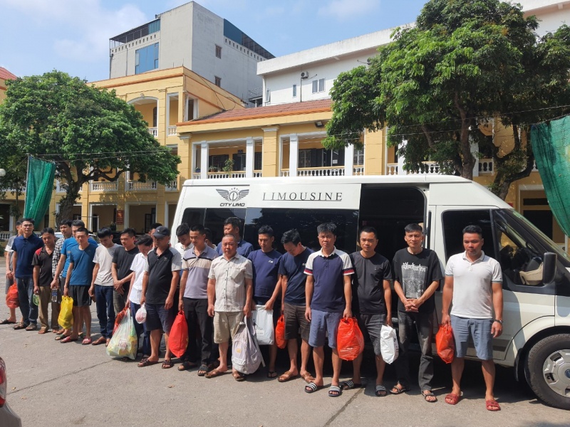 Khoi to 22 doi tuong tu tap choi xoc dia an tien hinh anh