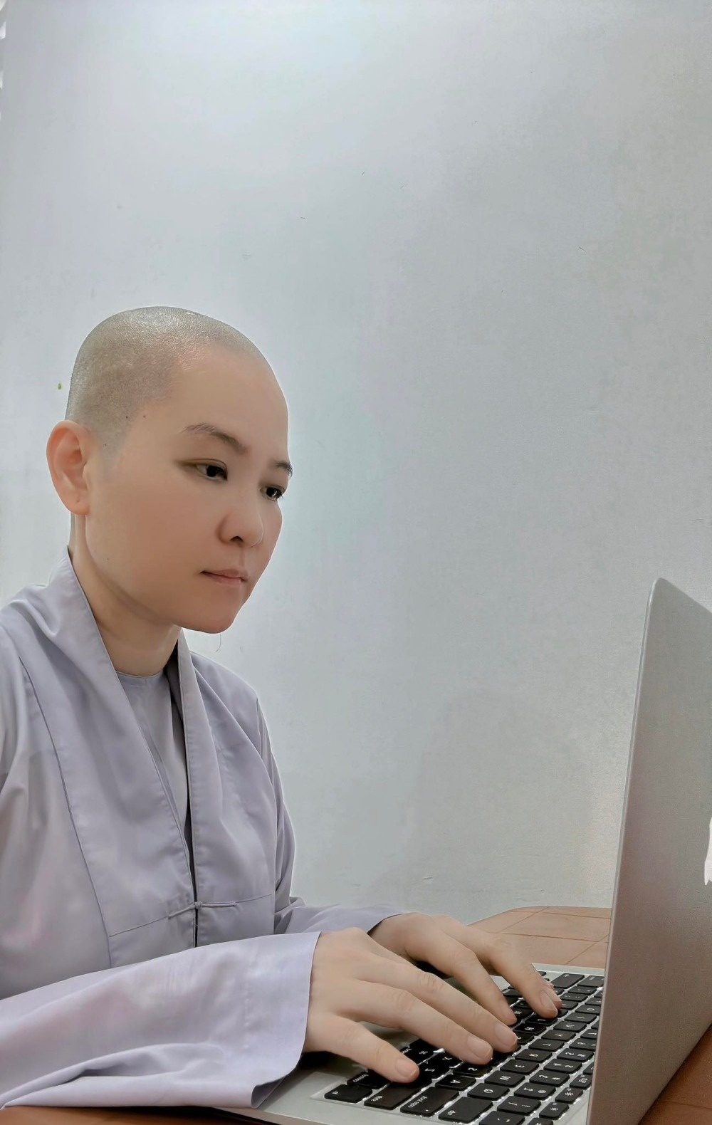 Thich nu Dieu Hoa anh 1