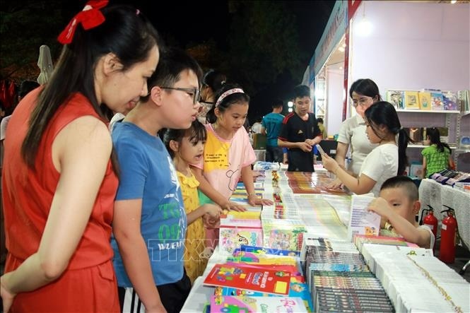 Van hoa soi duong: Khoi day tinh yeu sach, xay dung xa hoi hoc tap hinh anh