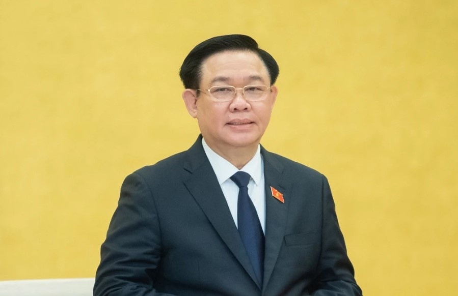 Quoc hoi mien nhiem chuc Chu tich Quoc hoi voi ong Vuong Dinh Hue hinh anh