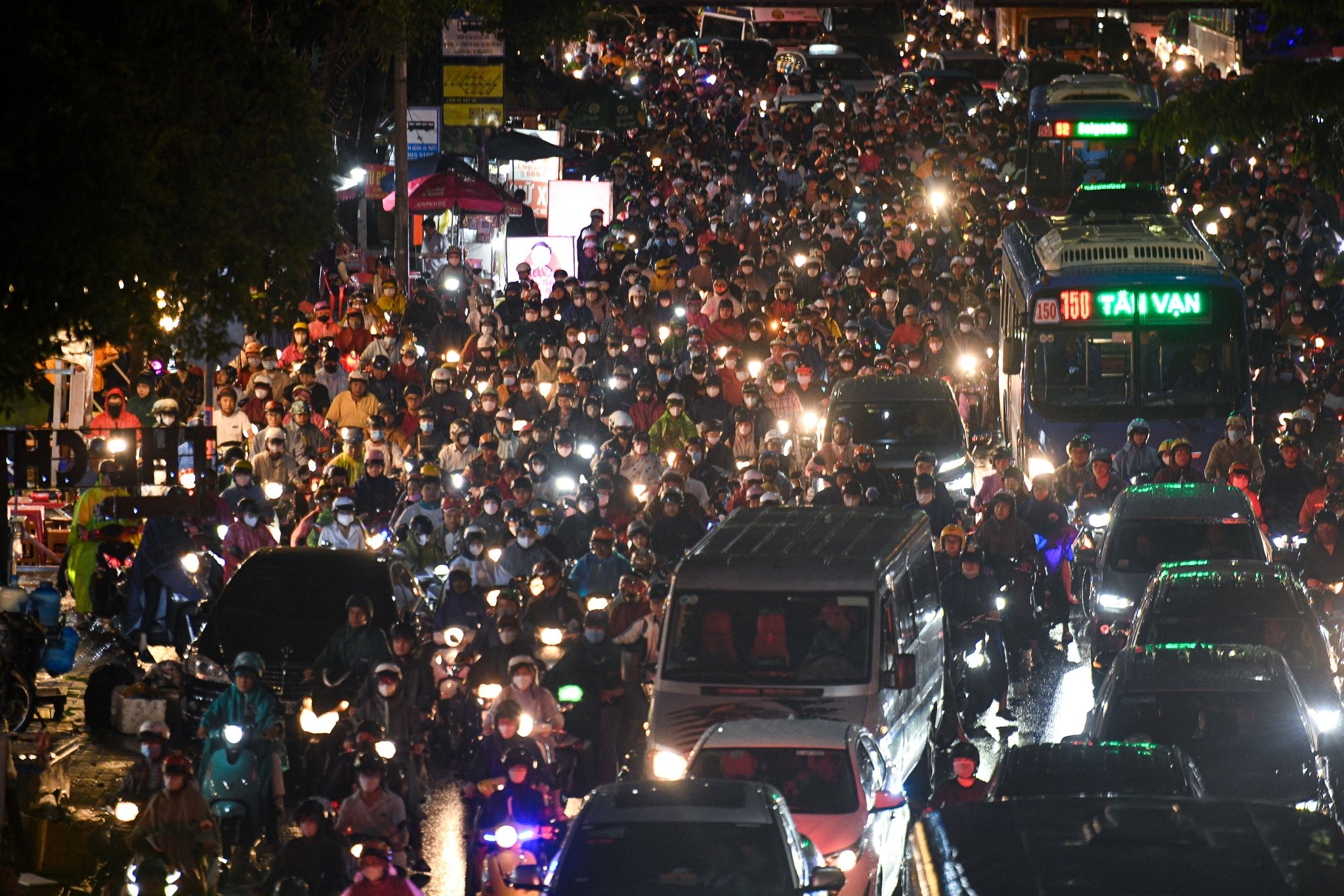 TP.HCM cay do mua ngap anh 8