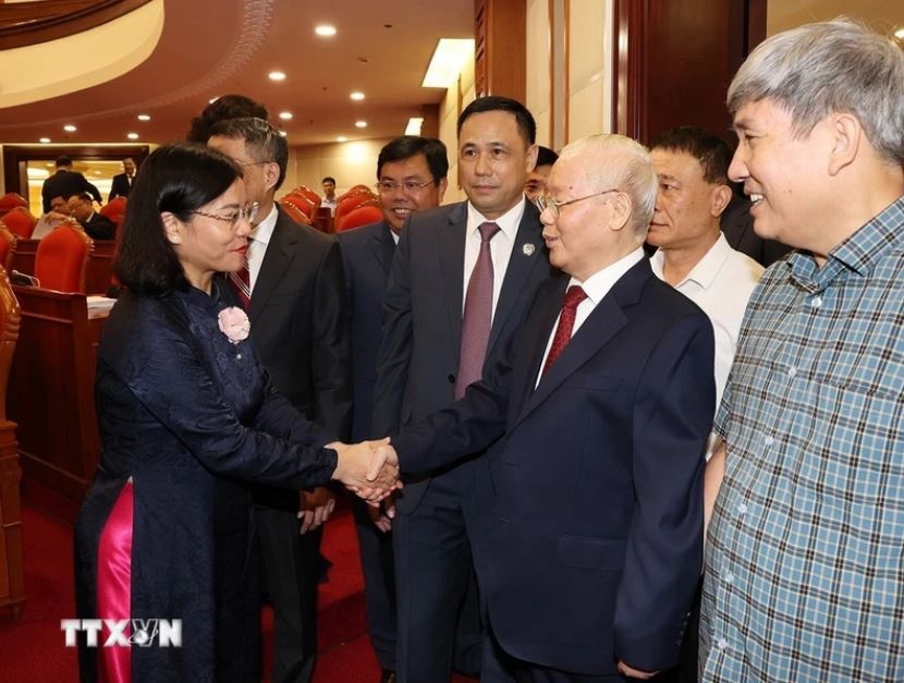 Hoi nghi Trung uong anh 3