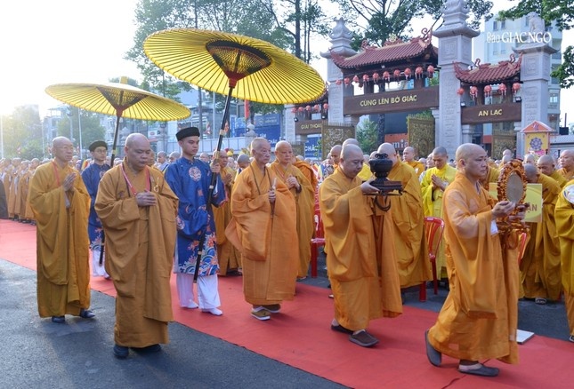 Phat giao TP.HCM anh 14