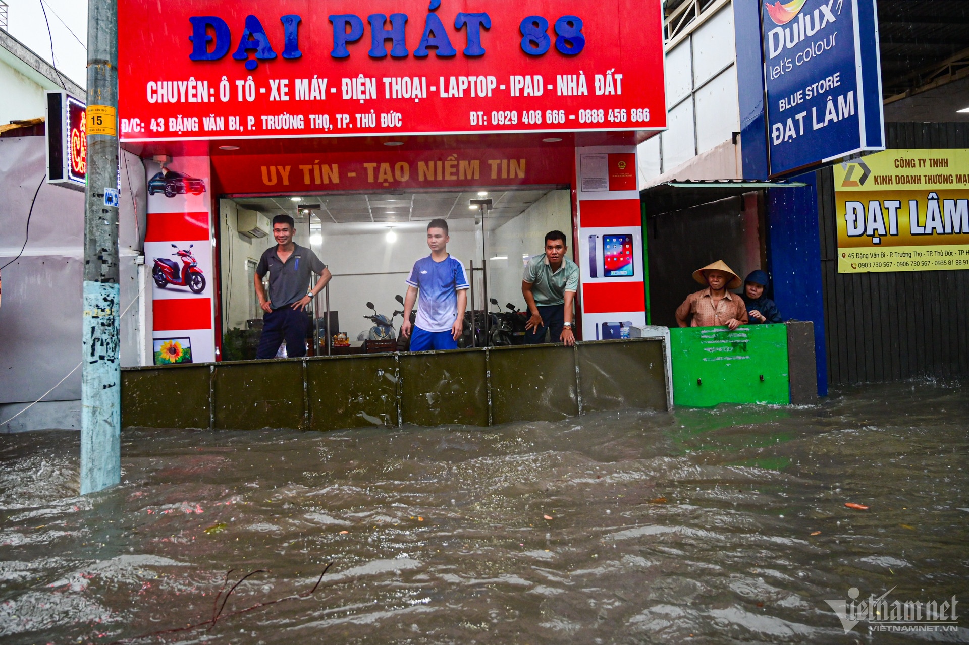 TP.HCM mua ngap anh 4