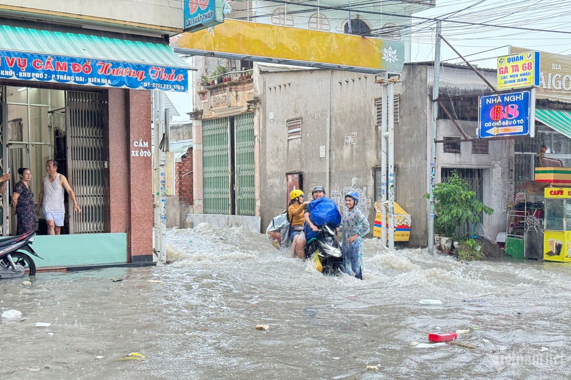 Bien Hoa ngap anh 4
