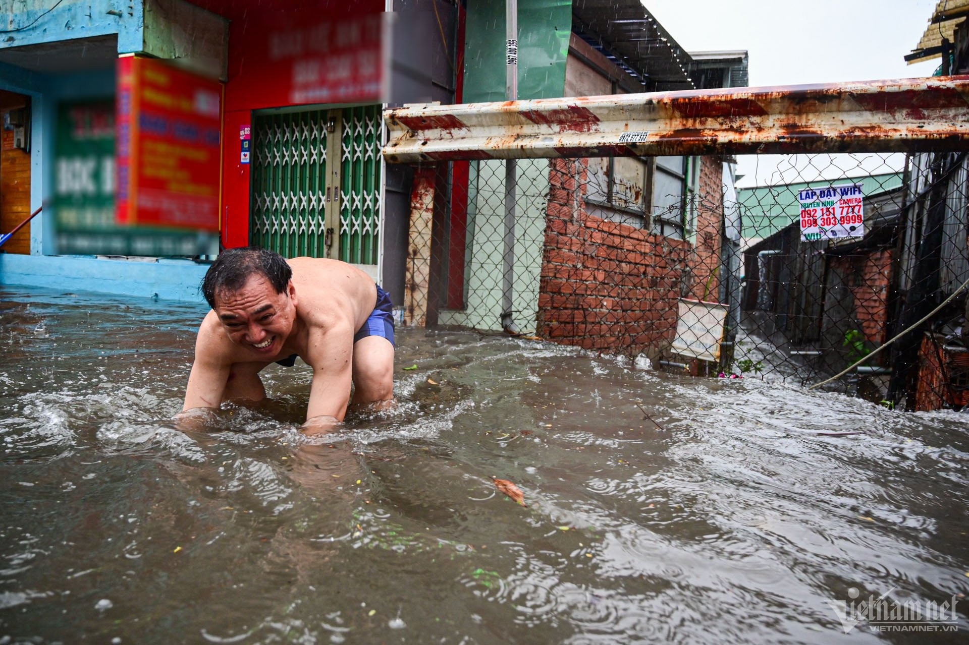 TP.HCM mua ngap anh 9