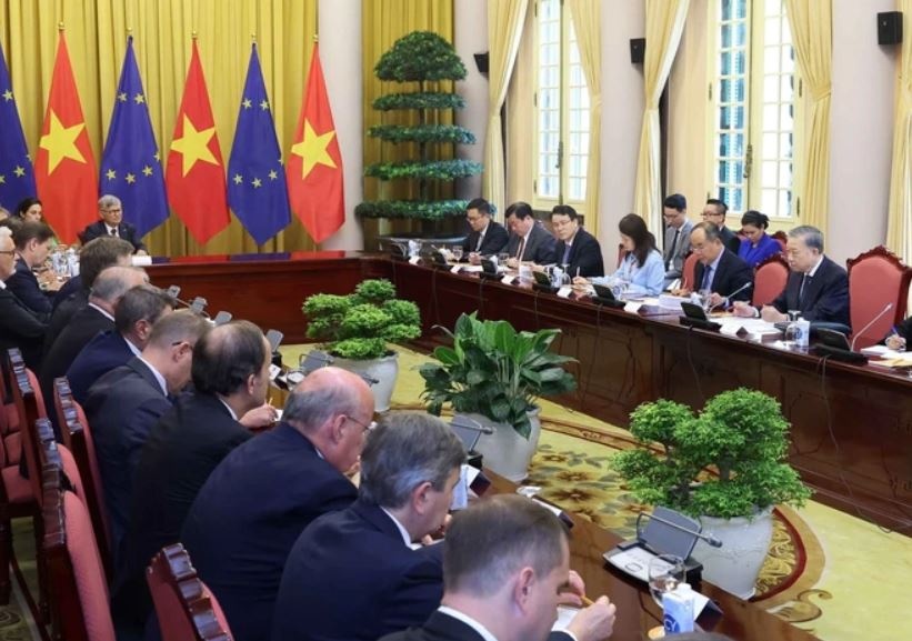 Chu tich nuoc To Lam anh 4