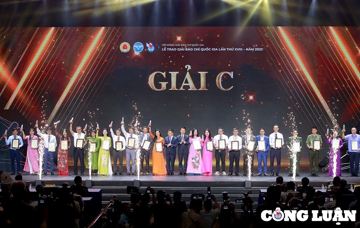 Bao chi Quoc gia anh 10