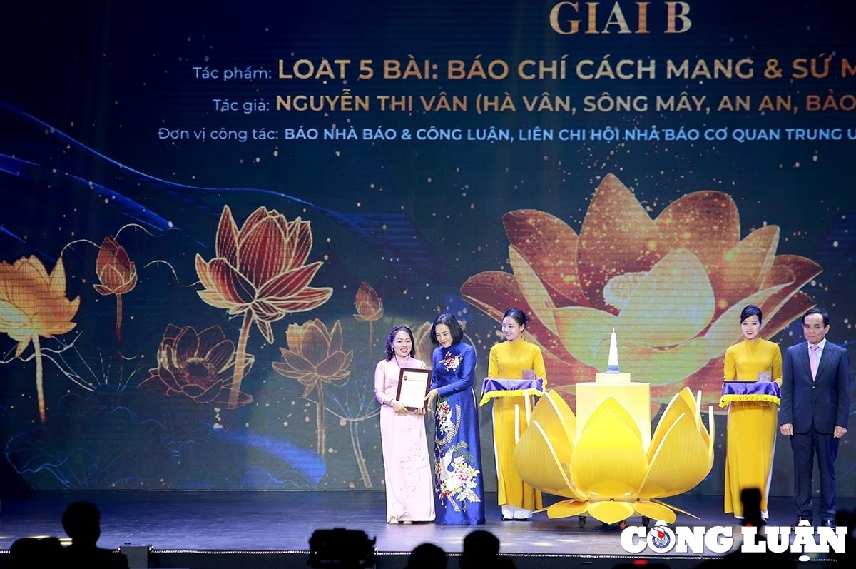 Bao chi Quoc gia anh 9