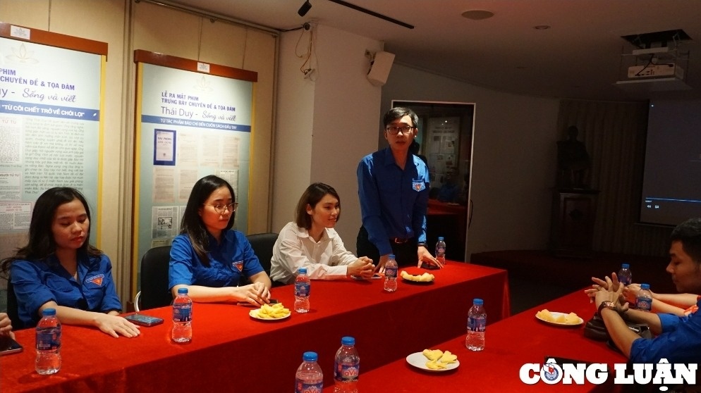 Bao chi cach mang anh 5