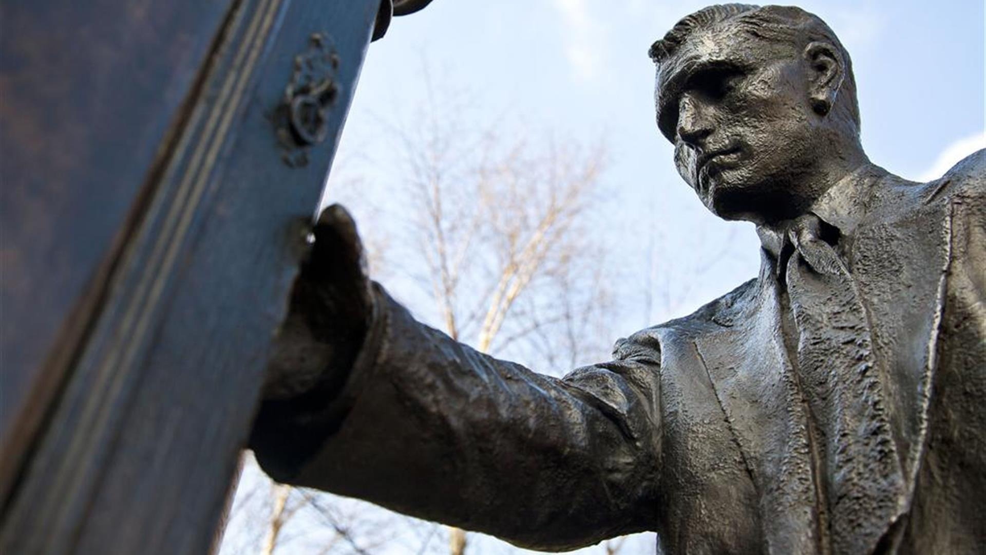 C.S. Lewis buoc khoi the gioi co tich khi viet 'Bon tinh yeu' hinh anh