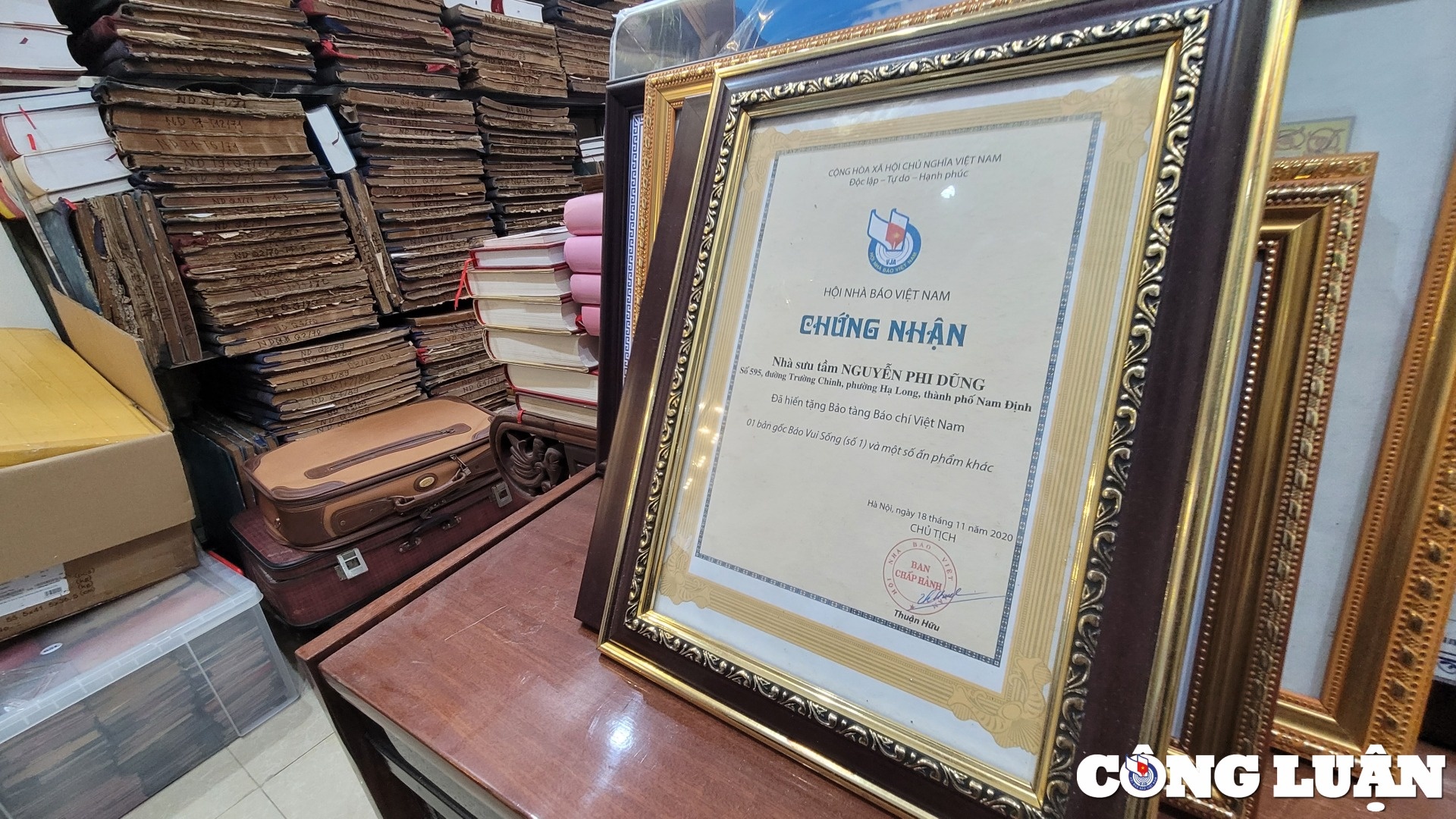 Bao chi Cach mang anh 15