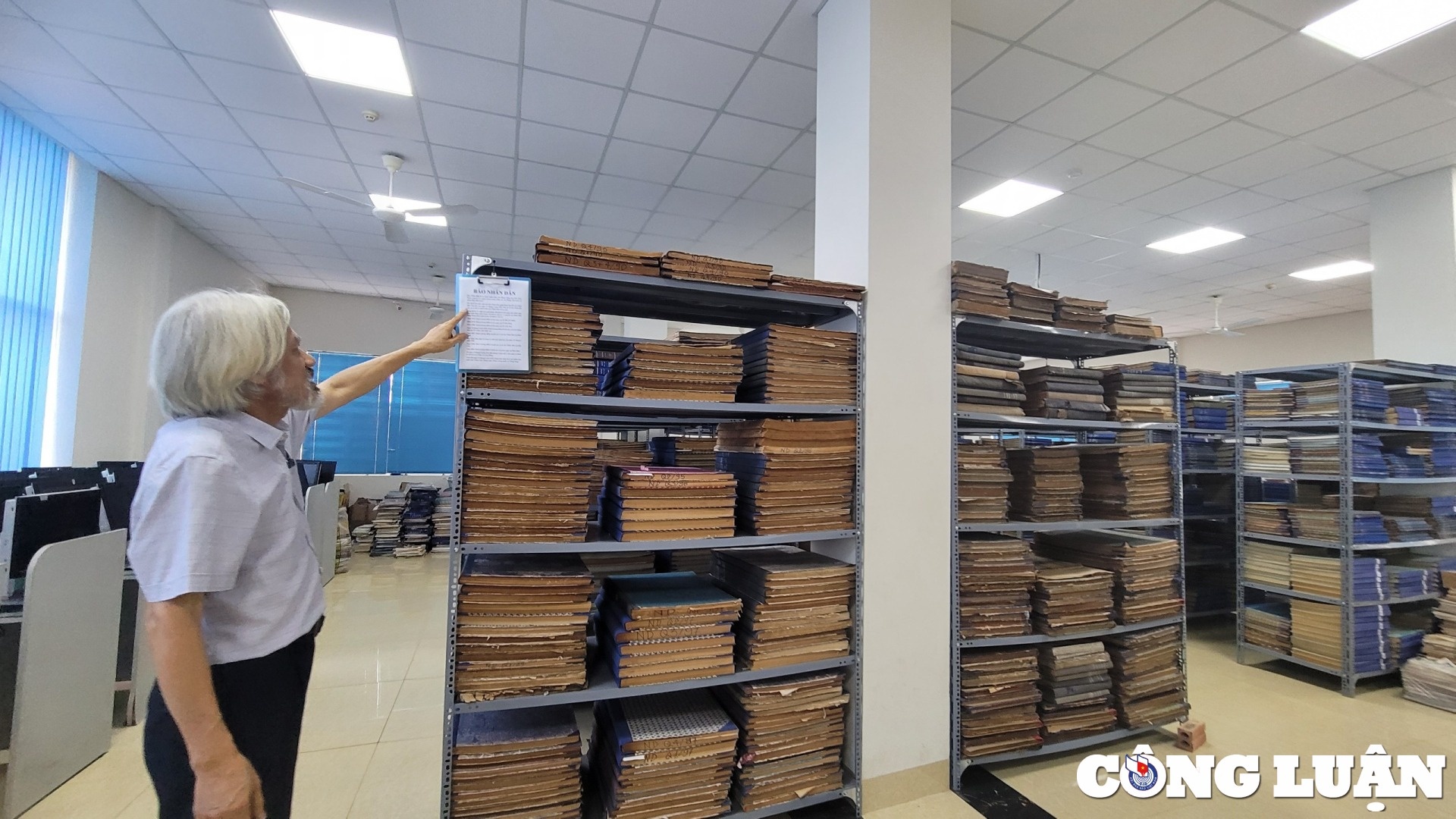 Bao chi Cach mang anh 8