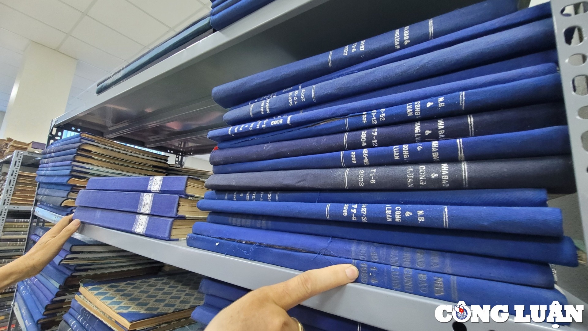 Bao chi Cach mang anh 9