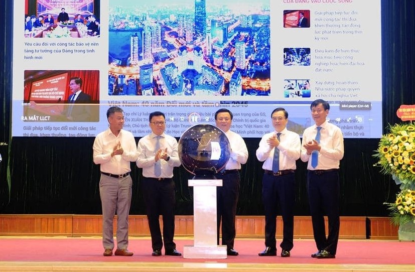 Ra mat giao dien moi Tap chi dien tu Ly luan chinh tri hinh anh