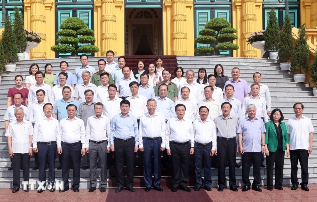 Chu tich nuoc To Lam anh 8