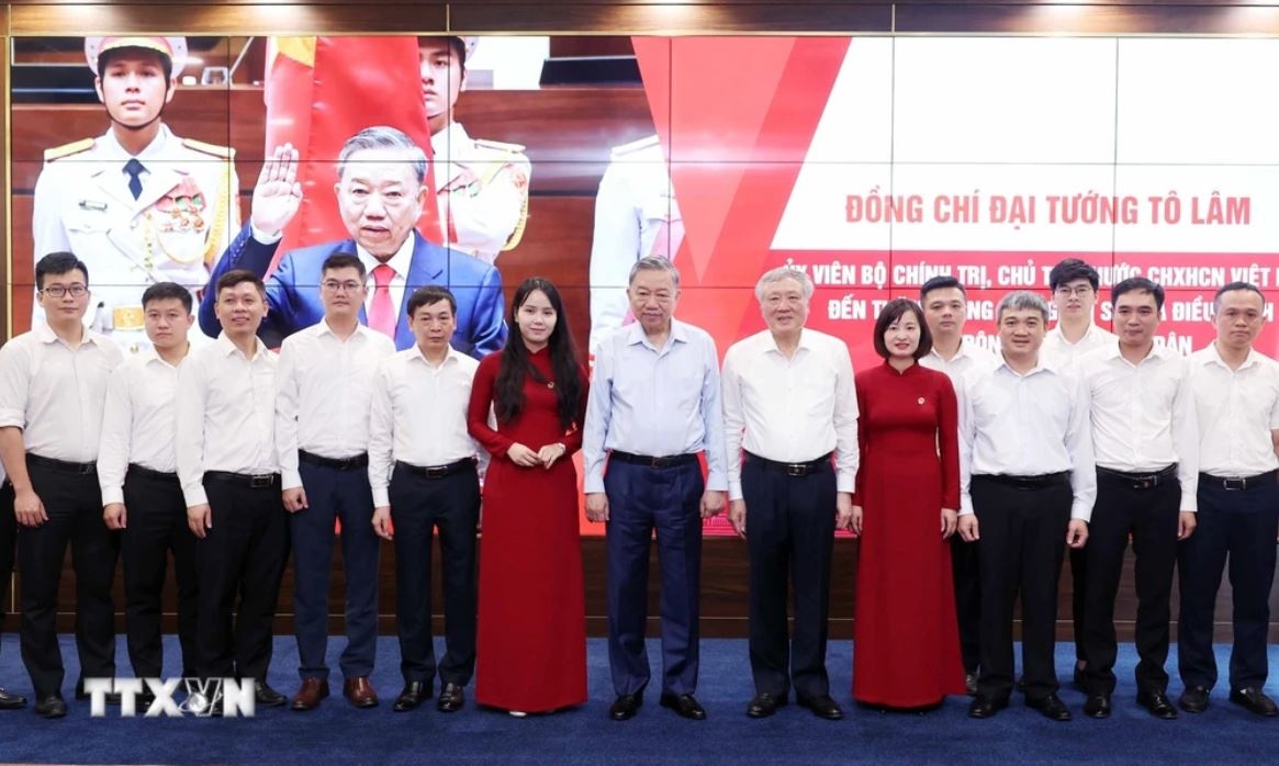 Chu tich nuoc To Lam anh 8