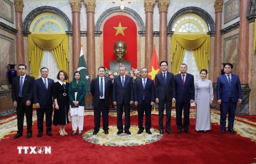 Chu tich nuoc To Lam anh 4