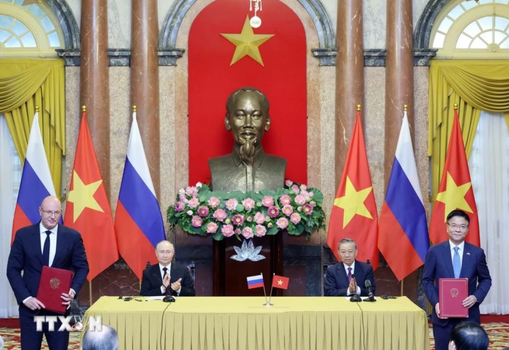 Vladimir Putin To Lam anh 4