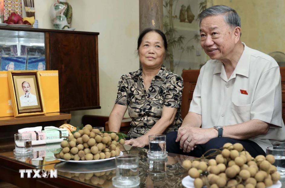 Chu tich nuoc To Lam anh 2