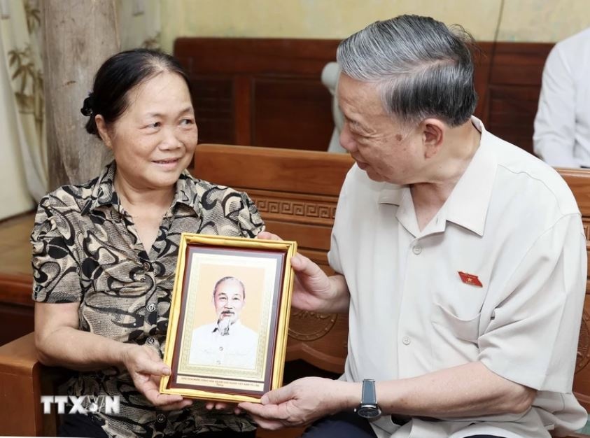 Chu tich nuoc To Lam anh 3