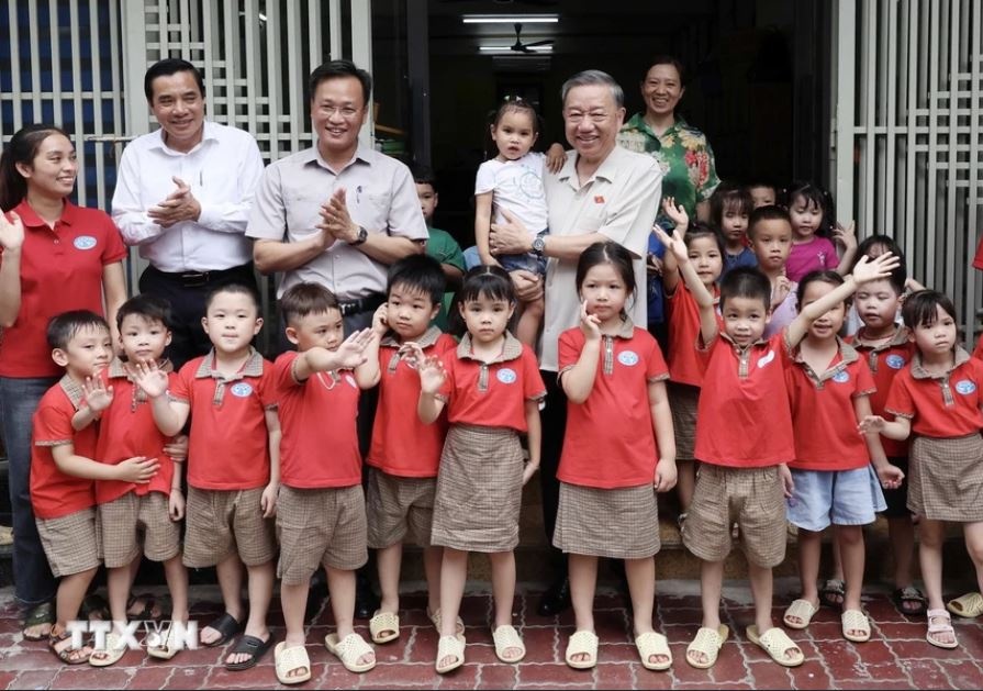 Chu tich nuoc To Lam anh 4