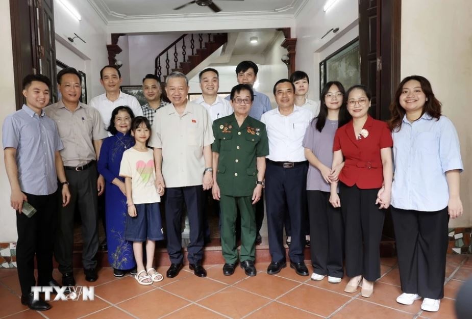 Chu tich nuoc To Lam anh 7