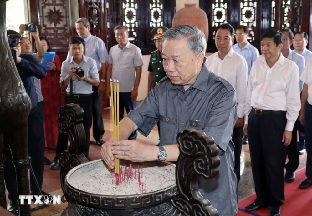 Chu tich nuoc To Lam anh 1