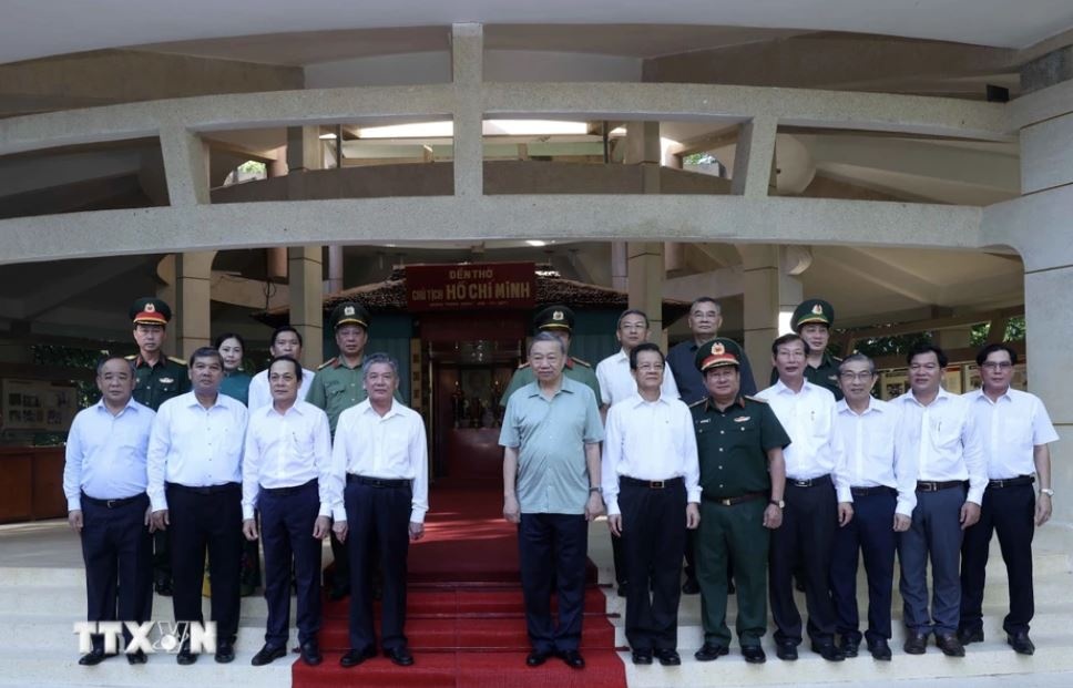 Chu tich nuoc To Lam anh 7