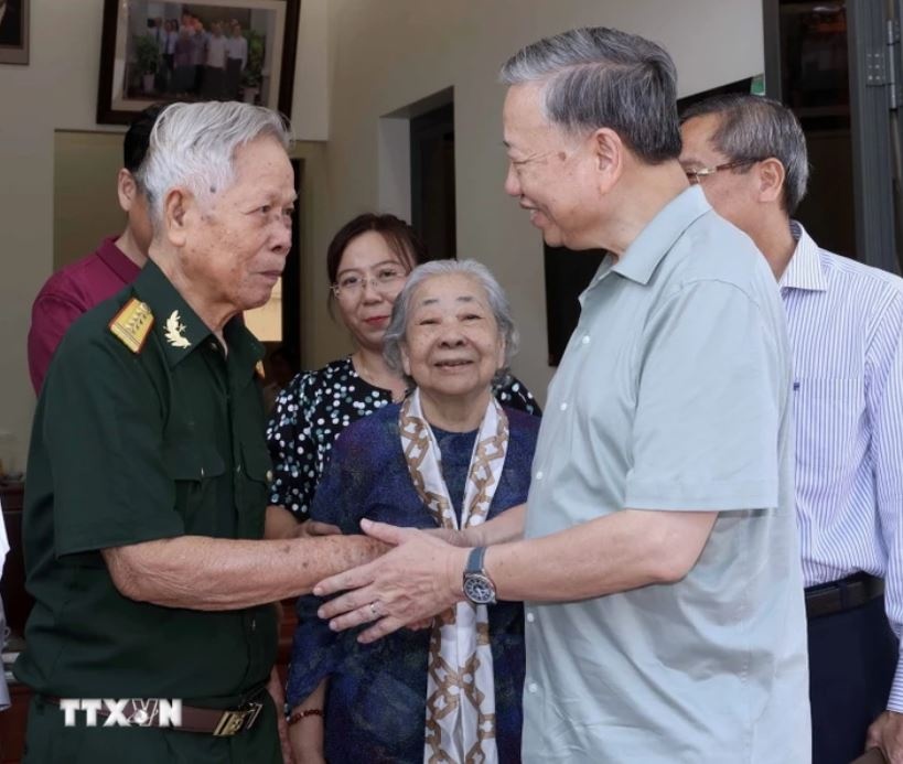 Chu tich nuoc To Lam anh 2