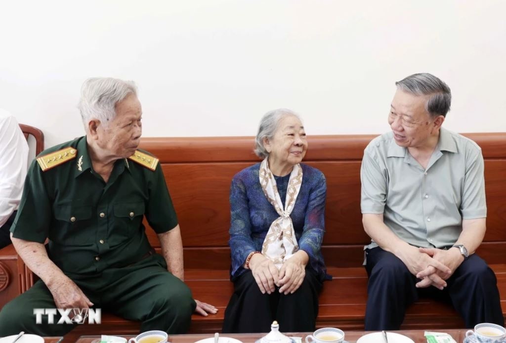 Chu tich nuoc To Lam anh 3