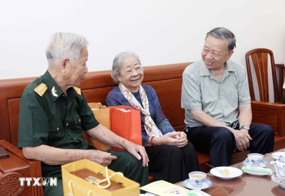 Chu tich nuoc To Lam anh 4