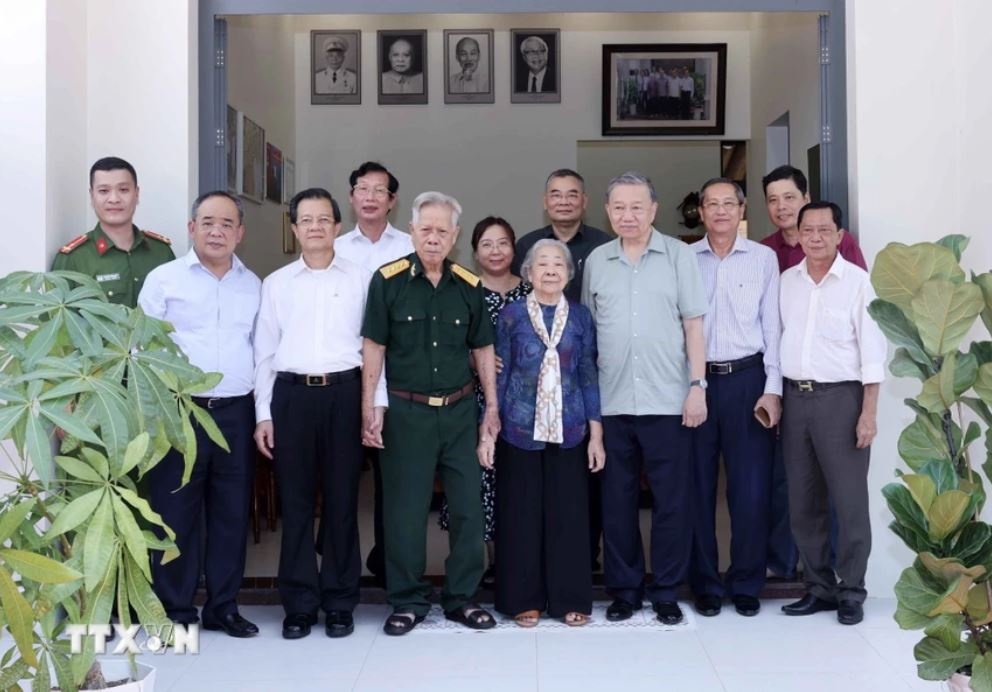 Chu tich nuoc To Lam anh 5