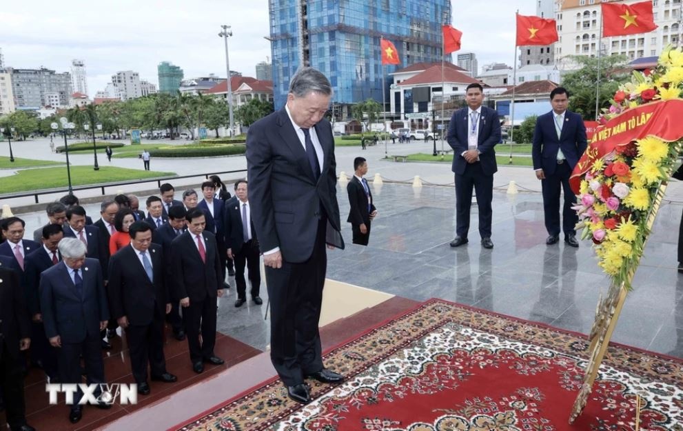 Chu tich nuoc To Lam anh 4