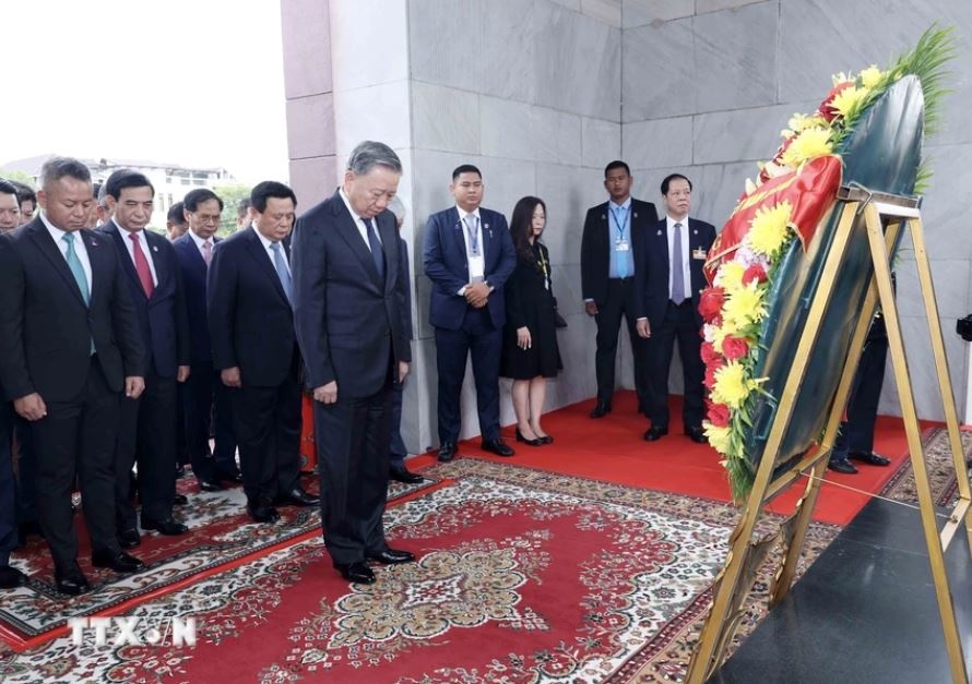 Chu tich nuoc To Lam anh 6