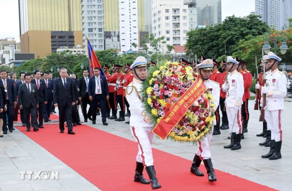 Chu tich nuoc To Lam anh 7