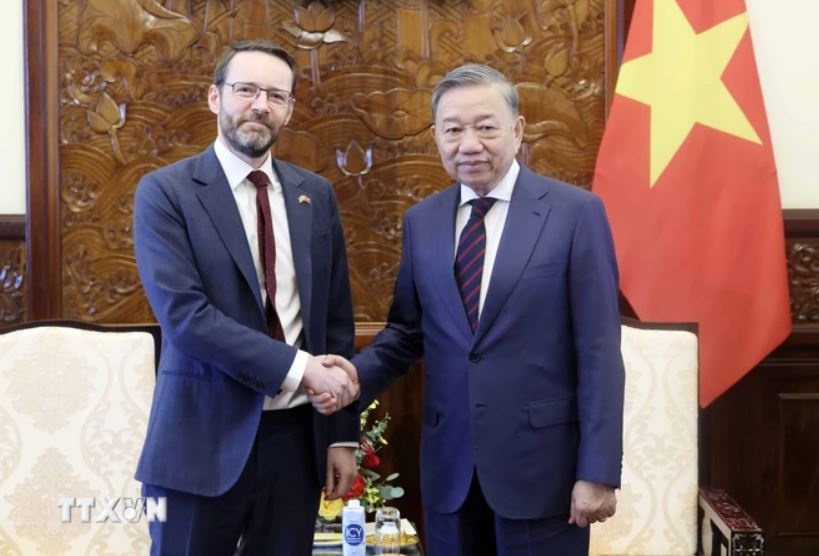 Chu tich nuoc To Lam anh 5