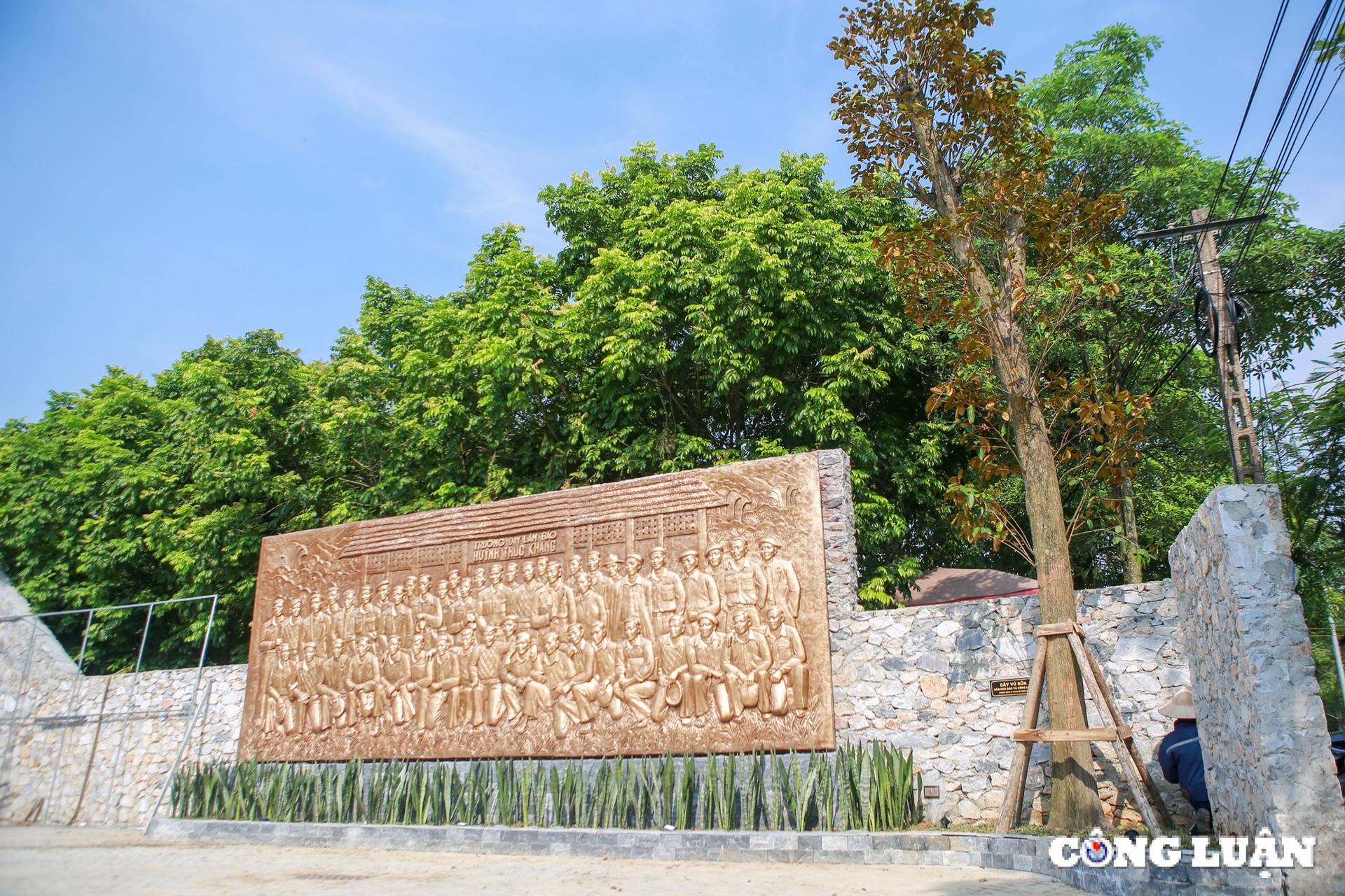 Huynh Thuc Khang anh 4