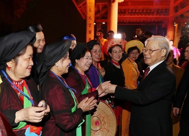 Tong Bi thu Nguyen Phu Trong - Nguoi soi duong cho van nghe si hinh anh