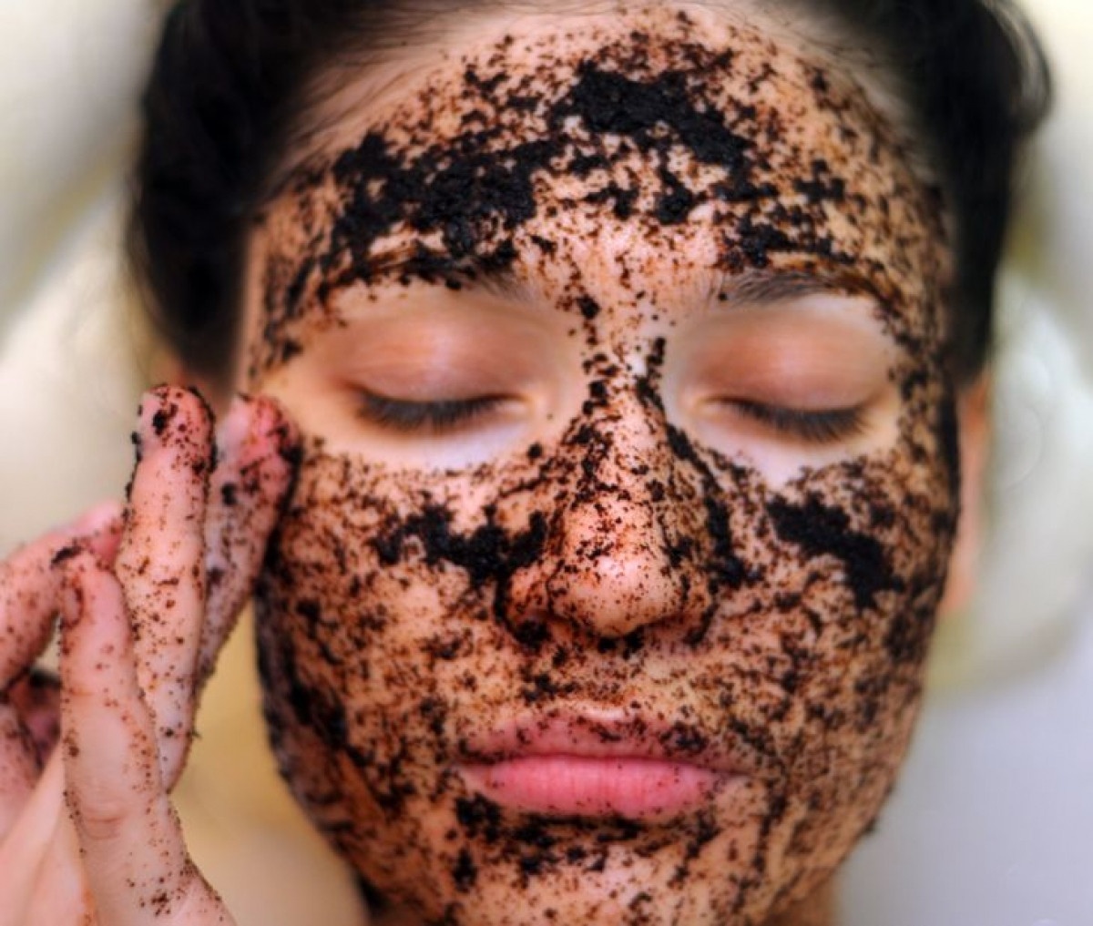 Cach danh bay quang tham va met moi duoi mat hinh anh