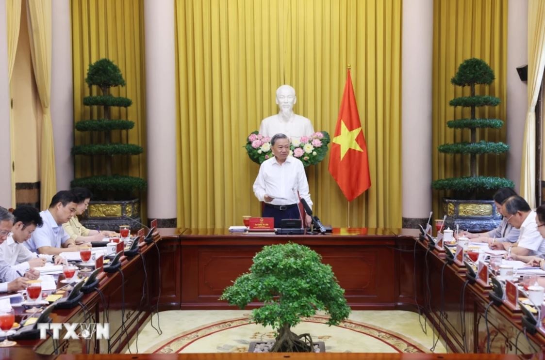 Chu tich nuoc To Lam anh 6