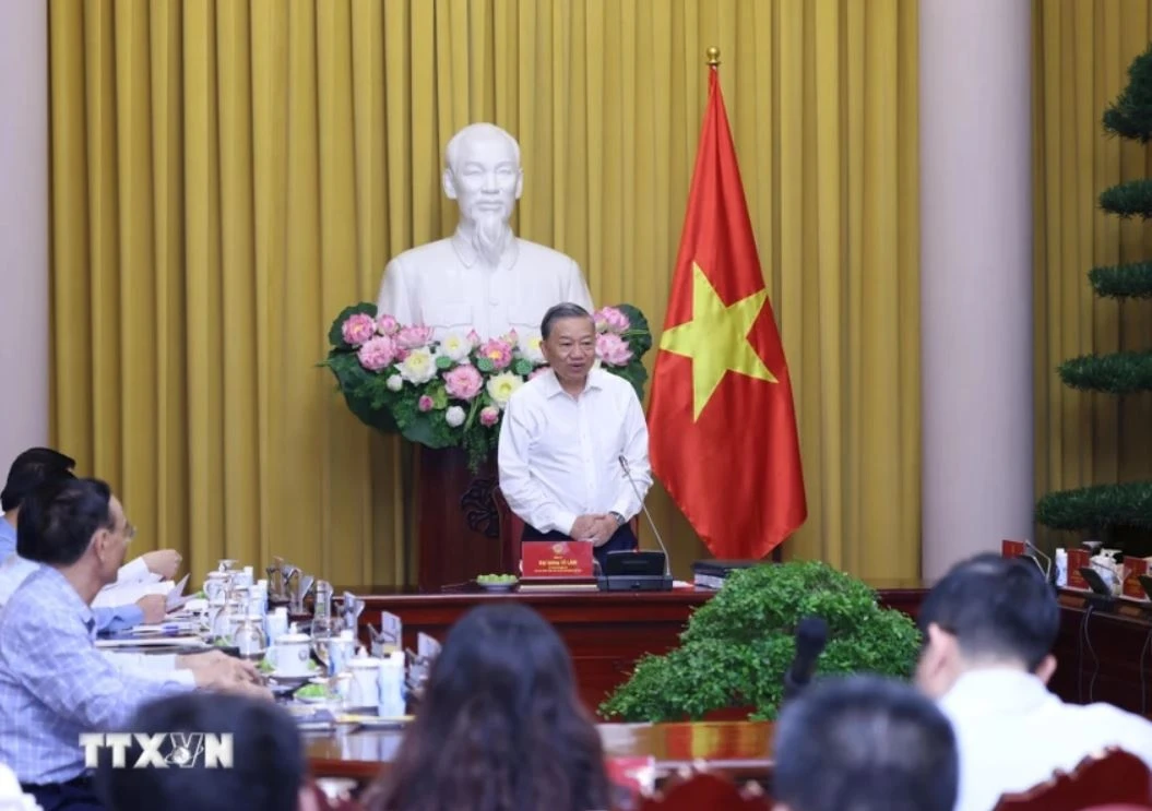 Chu tich nuoc To Lam anh 1