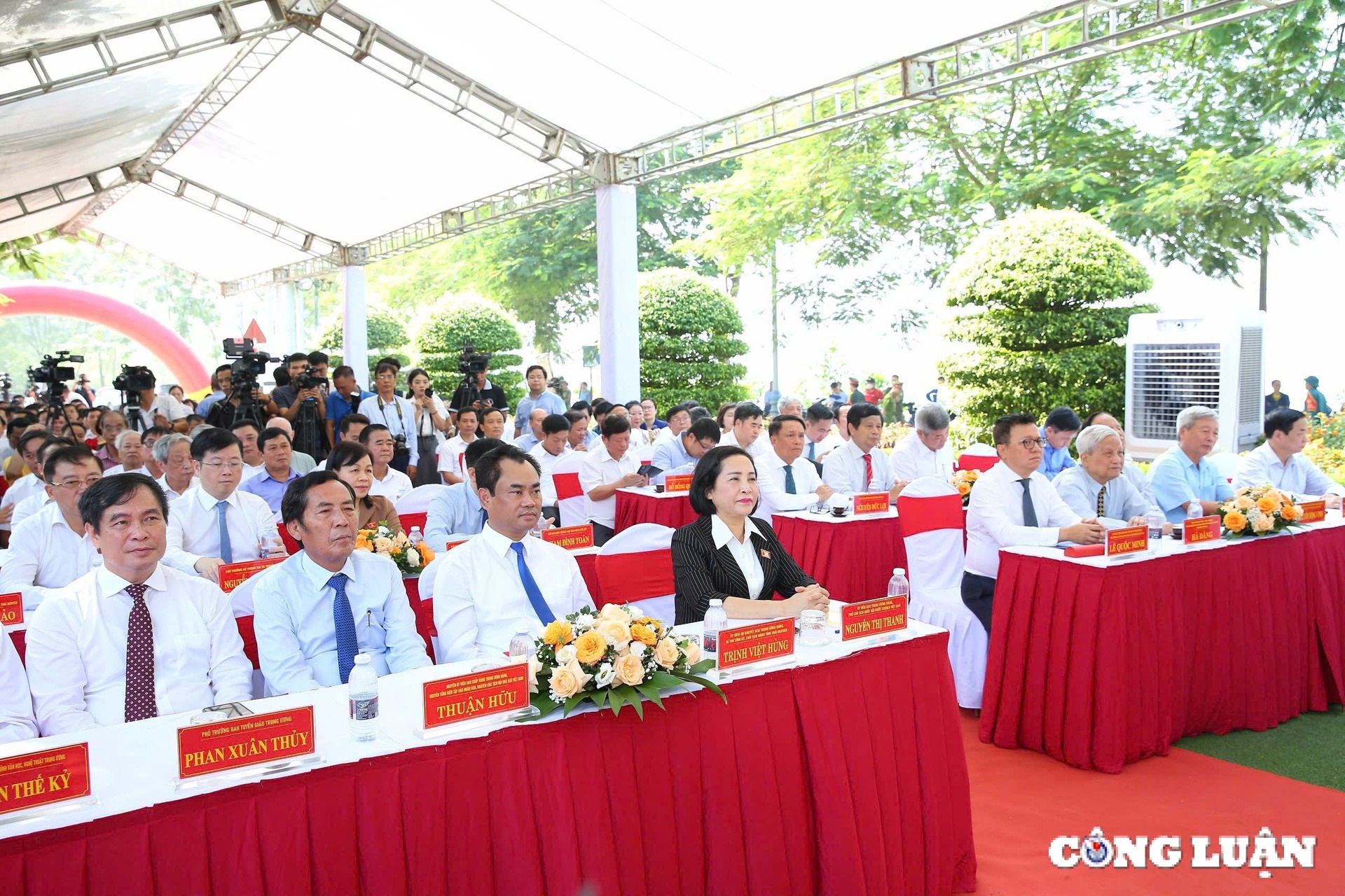 Truong bao chi anh 1