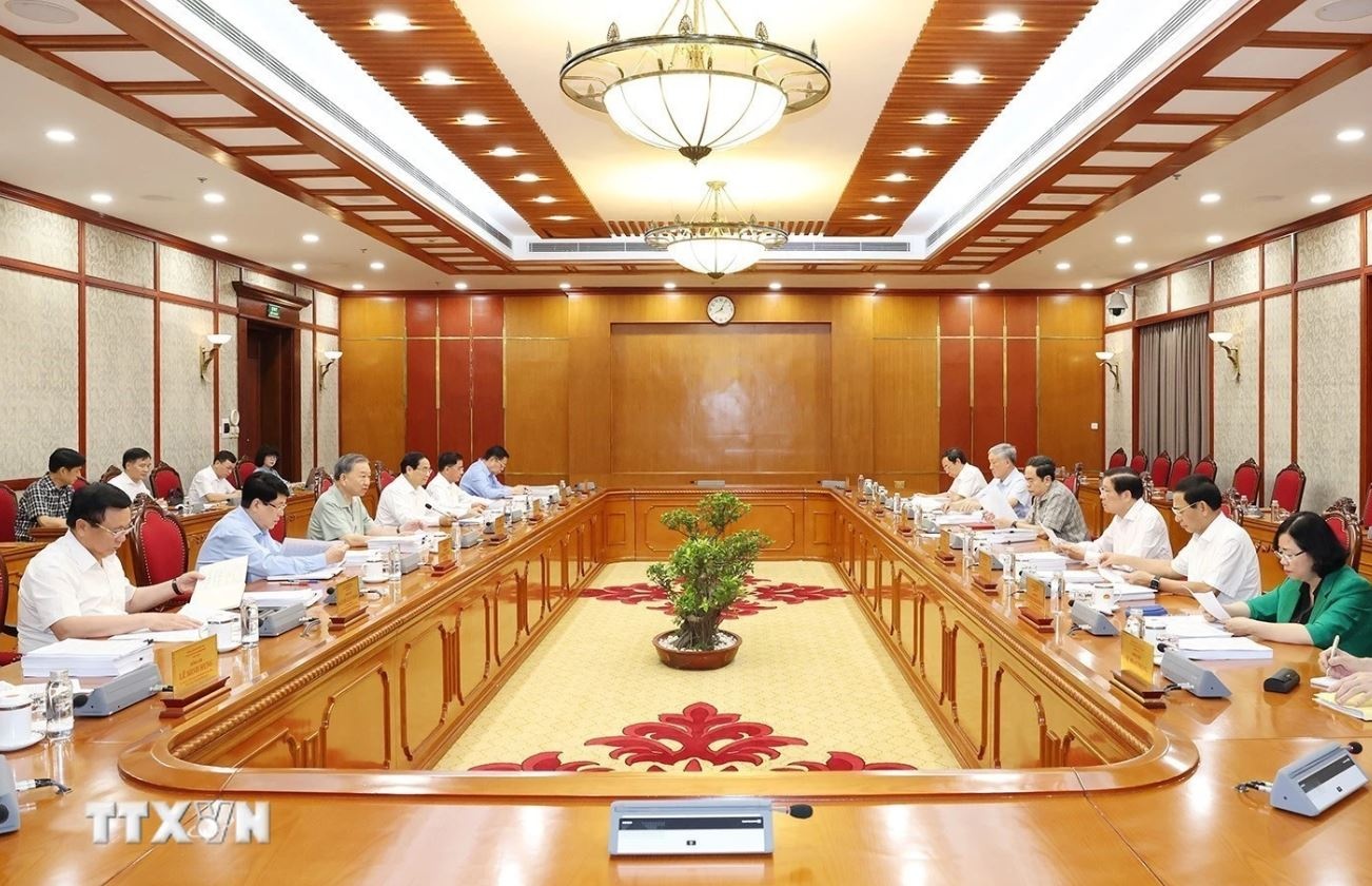 Bo Chinh tri To Lam anh 1