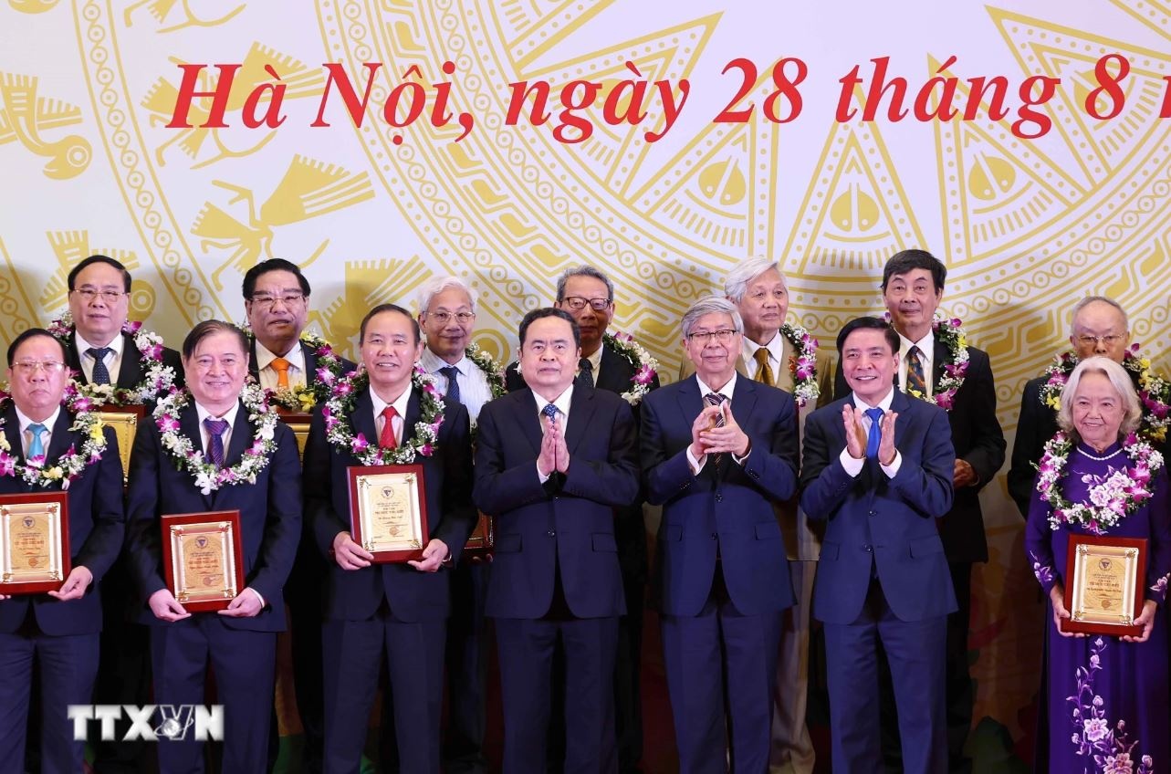 Tran Thanh Man anh 5