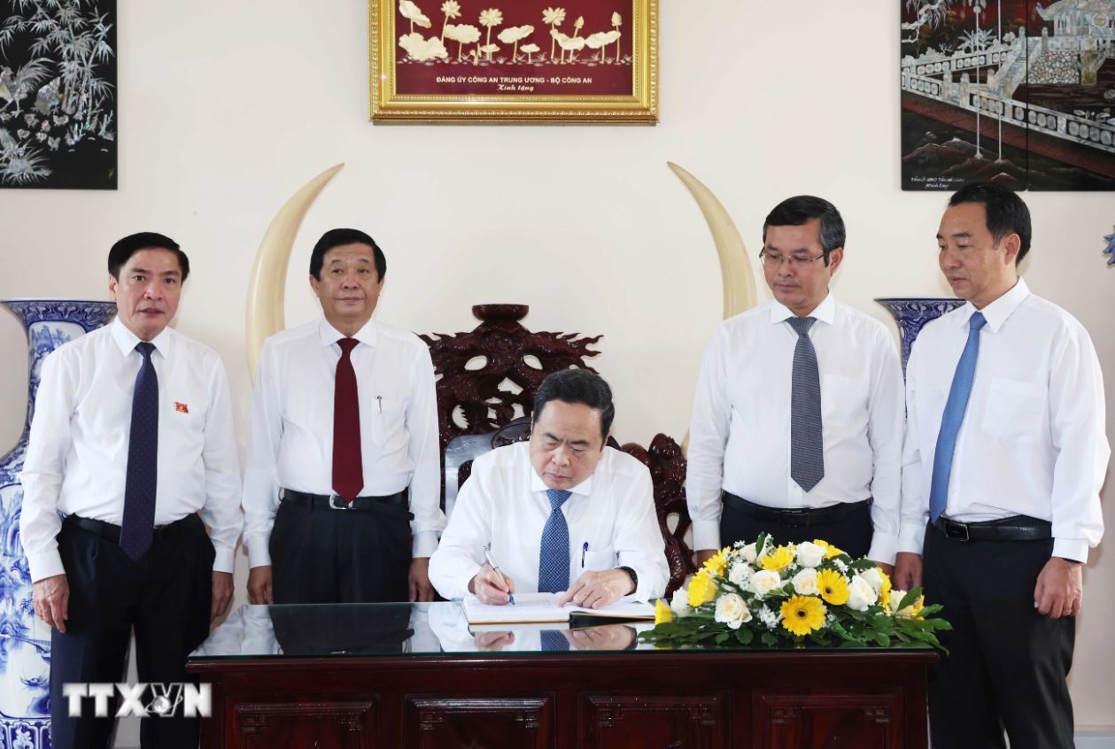 Tran Thanh Man anh 5