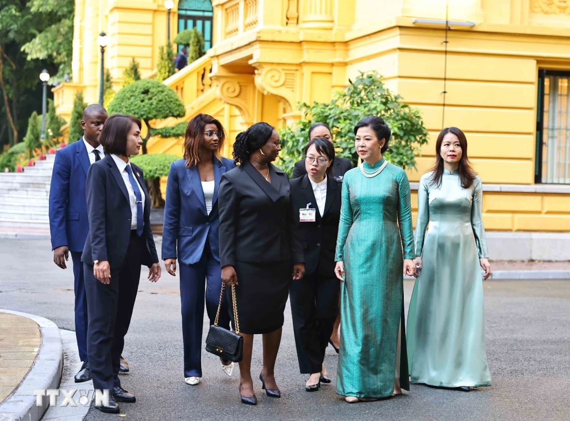 Phu nhan Ngo Phuong Ly anh 1