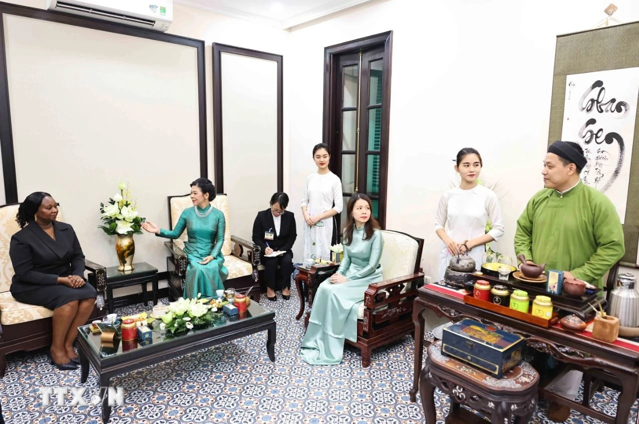 Phu nhan Ngo Phuong Ly anh 7