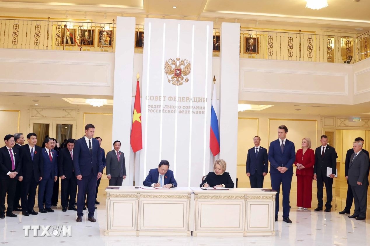 Tran Thanh Man,  Nga anh 3