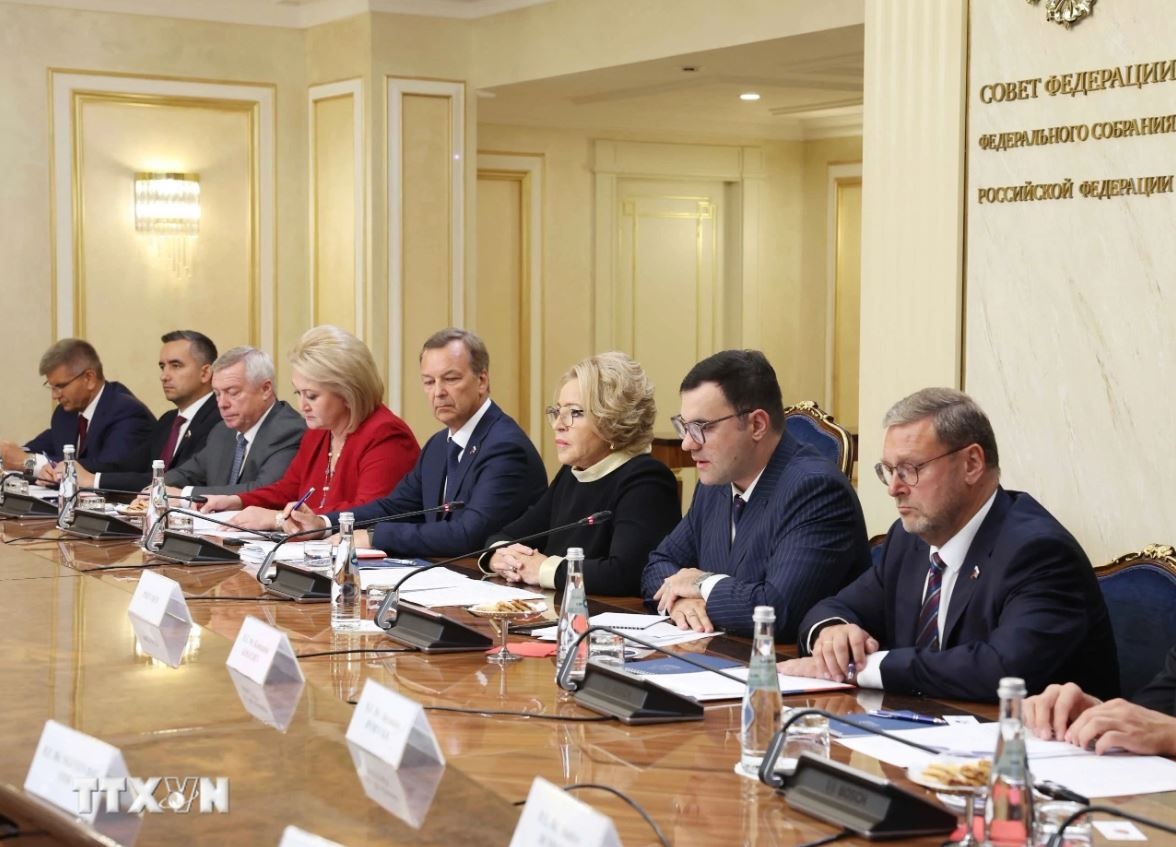 Tran Thanh Man,  Nga anh 9